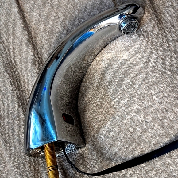 AMTC Other - AMTC AEF-300 HYBRID AUTOMATIC FAUCET SYSTEM